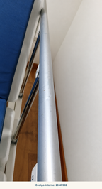Detalle real de roces en baranda, cama 23-4P092