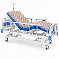 Imagen ilustrativa de cama eléctrica Motion Care 4 posiciones Pro con colchón clínico azul y colchón antiescaras instalado, con motor en la piecera.
